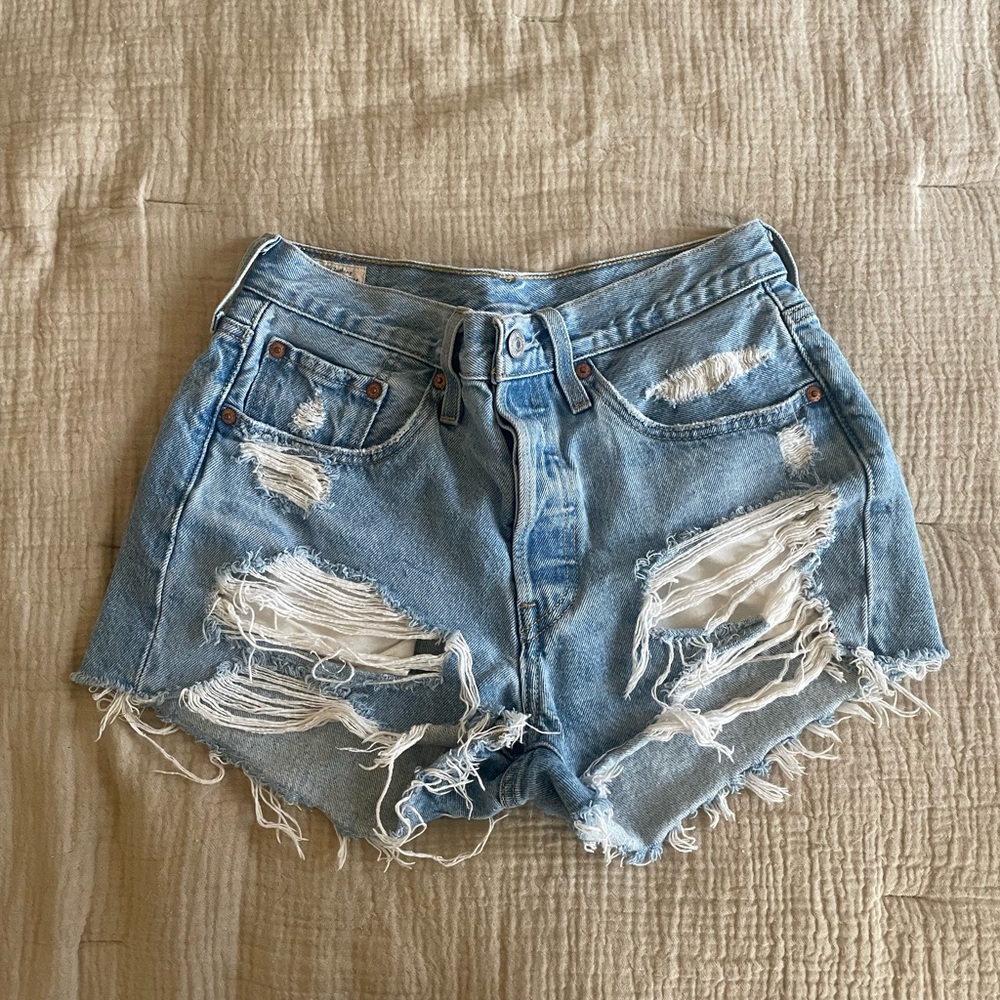 Levi's Shorts - Size 26